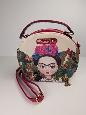 Frida Kahlo Portrait / Red Patent Round Crossbody/Top Handle Handbag